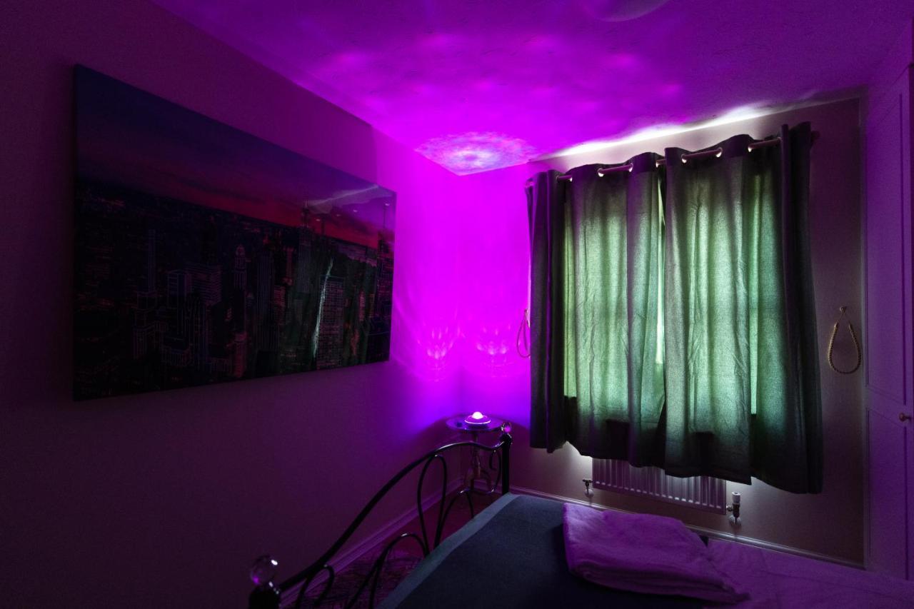 Escape The Matrix - 2 Bed Flat In City Centre With Free Parking Southampton Exterior foto