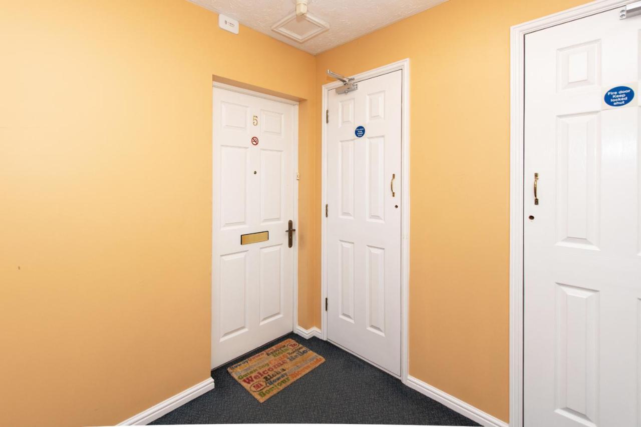 Escape The Matrix - 2 Bed Flat In City Centre With Free Parking Southampton Exterior foto